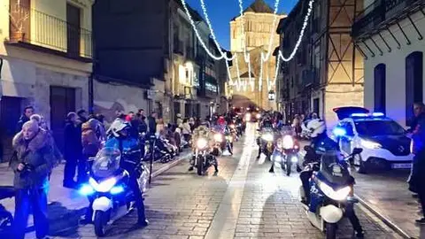 Polic&iacute;a de Toro da paso a la Cabalgata