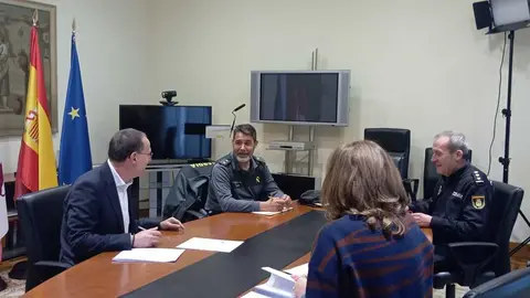 Reuni&oacute;n del subdelegado del Gobierno con la FCSE