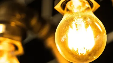 Bombilla encendida. Foto FACUA