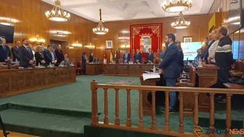 Minuto de silencio en la Diputaci&oacute;n de Zamora