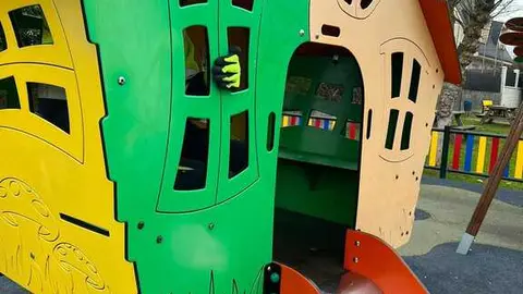 Parque infantil Morales del Vino reparado