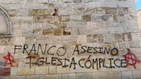 vandalismo en la Iglesia Santa Mar&iacute;a La Nueva de Zamora _2