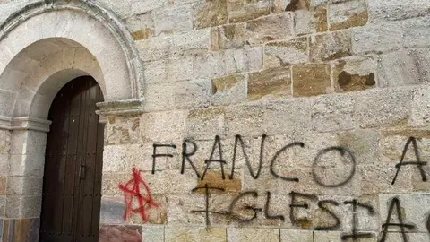 vandalismo en la Iglesia Santa Mar&iacute;a La Nueva de Zamora _4