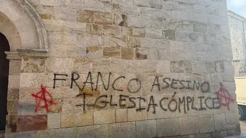 vandalismo en la Iglesia Santa Mar&iacute;a La Nueva de Zamora _3