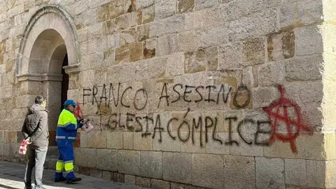 vandalismo en la Iglesia Santa Mar&iacute;a La Nueva de Zamora _5