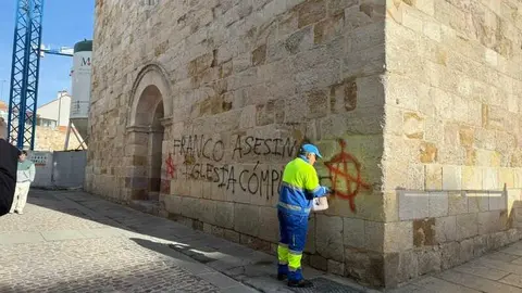 vandalismo en la Iglesia Santa Mar&iacute;a La Nueva de Zamora _7