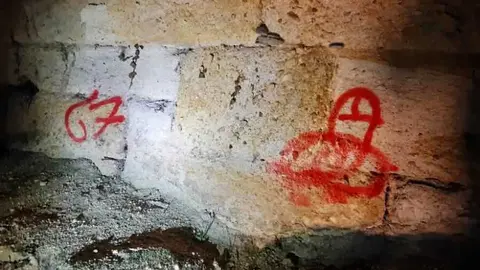 Pintadas en la muralla Zamora