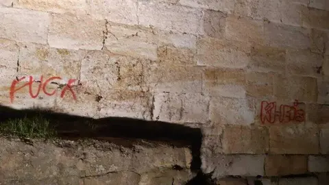 Pintadas en la muralla Zamora (5)