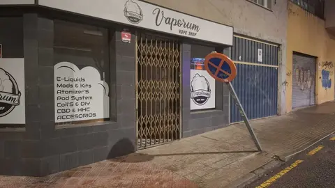 Negocio cerrado en la calle Doctor Olivares