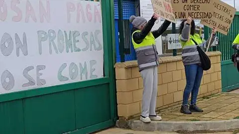 concentraci&oacute;n de empleados Tableros Los&aacute;n en Villabr&aacute;zaro  (7)