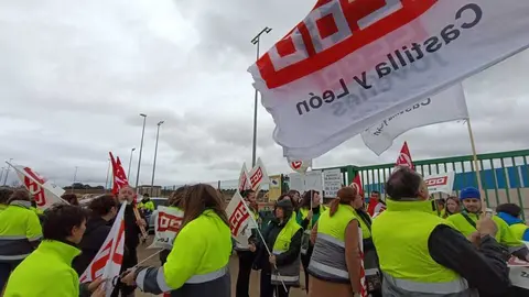 concentraci&oacute;n de empleados Tableros Los&aacute;n en Villabr&aacute;zaro  (8)