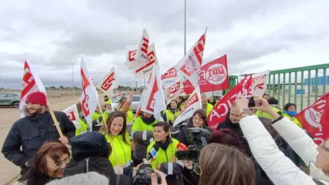 concentraci&oacute;n de empleados Tableros Los&aacute;n en Villabr&aacute;zaro  (11)