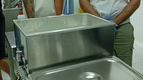 Alumnos en la Escuela Internacional de Industrias L&aacute;cteas. Foto Facebook