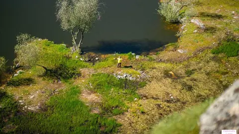 Una vecina de Castro en la cantera. Lazos por la vida