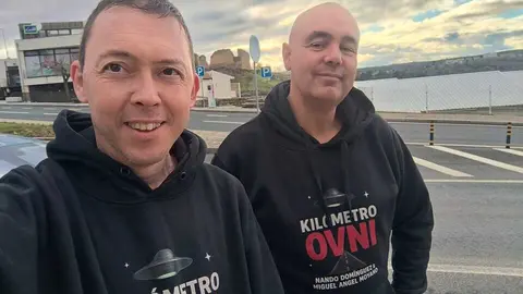 Nando Dom&iacute;guez, a la izquierda, en Miranda de Douro. Foto Facebokk