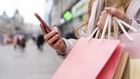  J&oacute;venes y consumo inteligente: c&oacute;mo navegan las ofertas y la informaci&oacute;n en l&iacute;nea 