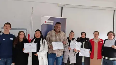 Curso de limpieza de superficies y mobiliario en edificios y locales Cruz Roja Zamora