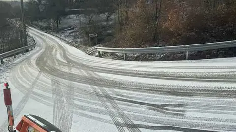 Nieve en una carretera de la provincia