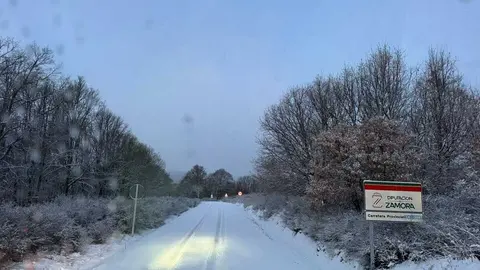 Carretera nevada en Sanabria