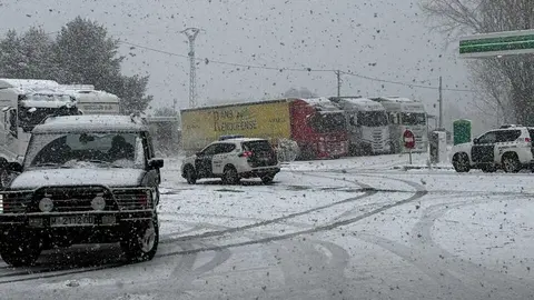Guardia Civil en la comarca de Sanabria ante el temporal de nieve