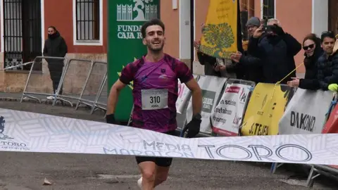 media marat&oacute;n y 10K Toro 2026_240