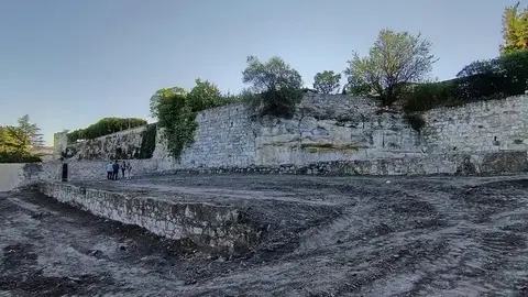Muralla en el tramo de la Cuesta del Mercadillo. Imagen de Archivo