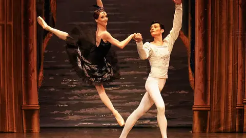 el_lago_de_los_cisnes (1)