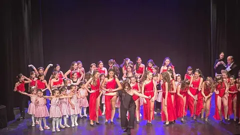 Bailando por quienes nos cuidaron - Teatro Latorre de Toro