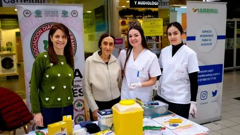 ADIZA Zamora jornada de prevenci&oacute;n y detecci&oacute;n Centro Comercial Valderaduey