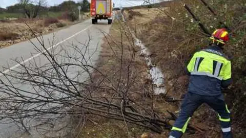 Los bomberos del Parque Tierras de Aliste intervienen por la Borrasca Joseph en Ferreruela de T&aacute;bara (1)