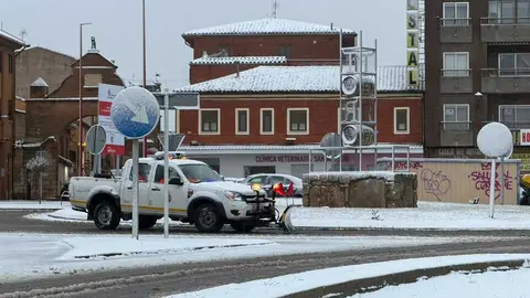 Toro nevadas - equipos trabajando en las calles - IMAGEN AYT. DE TORO