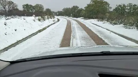 nieve en una carretera de la provincia de Zamora