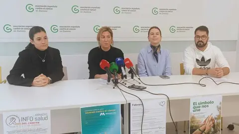 Presentaci&oacute;n programa de actividades en la AECC de Zamora