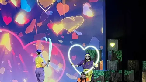 Lara Ok - Besos de Colores_14