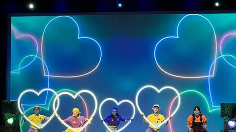 Lara Ok - Besos de Colores_20