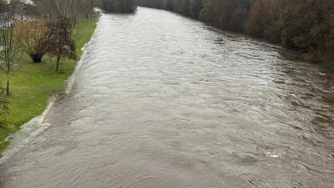 R&iacute;o Tera a su paso por Puebla de Sanabria - imagen Jos&eacute; Fern&aacute;ndez Blanco