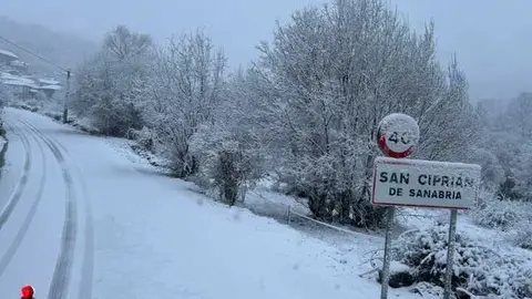 Quitanieves San Cipri&aacute;n de Sanabria