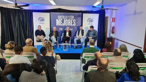 Leticia Garc&iacute;a en un acto electoral en Moraleja del Vino