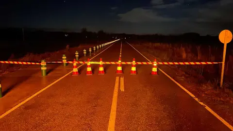 Corte de carretera en los Valles de Benavente 2