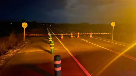 Corte de carretera en los Valles de Benavente 3