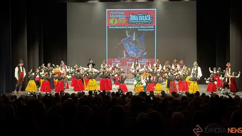 Do&ntilde;a Urraca, actuaci&oacute;n en el teatro Ramos Carri&oacute;n_5