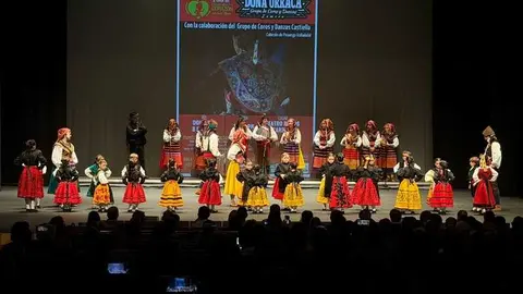 Do&ntilde;a Urraca, actuaci&oacute;n en el teatro Ramos Carri&oacute;n_8