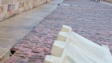 El puente de Piedra sin rejillas de desag&uuml;e