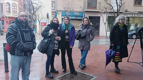 Miembros del sindicato en una de sus paradas por la ciudad en busca de vivienda vac&iacute;a