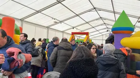 Hinchables en la Carpa de la Plaza Mayor. Imagen de archivo