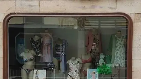 Mercer&iacute;a Virginia en la calle San Torcuato