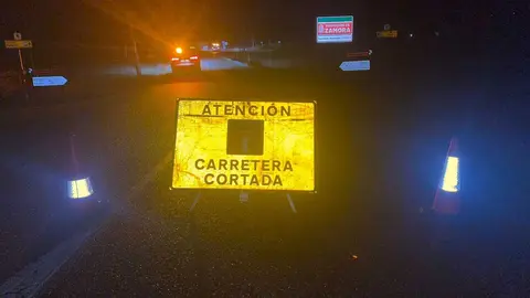 Carretera cortada en el tramo Granja Florencia y N-122