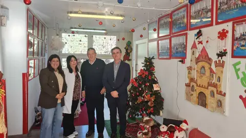 El presidente de la Diputaci&oacute;n en la guarder&iacute;a de La Veguilla. Foto InterbenaventeArchivo