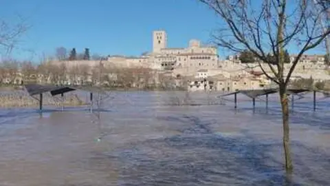 Un paseo por el Duero, crecida _23