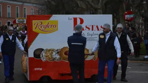 toro carnaval ni&ntilde;os desfile_46